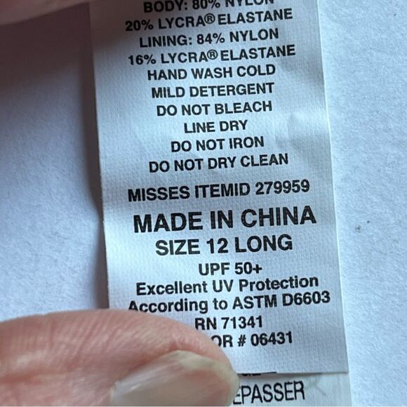 L.L. Bean Women's Sun Blocking One Piece Tank Swim Suit Blue/Wht Print 12 Long - Picture 7 of 13